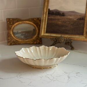 Elegant Cream and Gold Serving Bowl